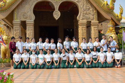 กิจกรรมไหว้พระทำบุญ นักเรียนเดอะเเคร์ รุ่น 38/64