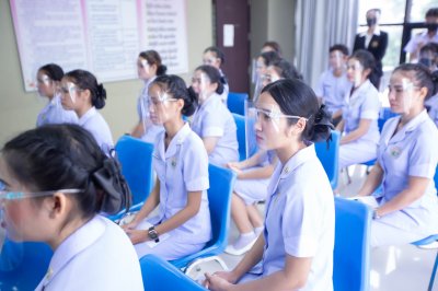 พิธีมอบเข็ม พนักงานผู้ช่วยทางการพยาบาลรุ่นที่ 39 ณ โรงเรียนเดอะแคร์การบริบาล 