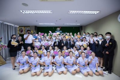 พิธีมอบเข็ม พนักงานผู้ช่วยทางการพยาบาลรุ่นที่ 39 ณ โรงเรียนเดอะแคร์การบริบาล 