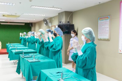 นักเรียนพนักงานผู้ช่วยพยาบาล เดอะแคร์การบริบาลรุ่นที่ 39 สอบวัดผลภาคทักษะก่อนออกฝึกภาคปฎิบัติ ( The Care Skill Day )