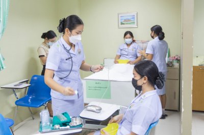 นักเรียนพนักงานผู้ช่วยพยาบาล เดอะแคร์การบริบาลรุ่นที่ 39 สอบวัดผลภาคทักษะก่อนออกฝึกภาคปฎิบัติ ( The Care Skill Day )
