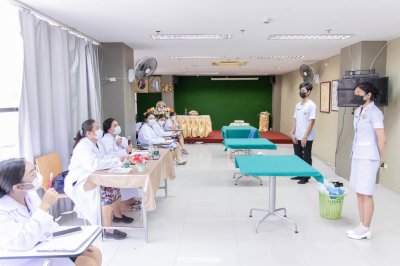 นักเรียนพนักงานผู้ช่วยพยาบาล เดอะแคร์การบริบาลรุ่นที่ 40 สอบวัดผลภาคทักษะก่อนออกฝึกภาคปฎิบัติ ( The Care Skill Day )