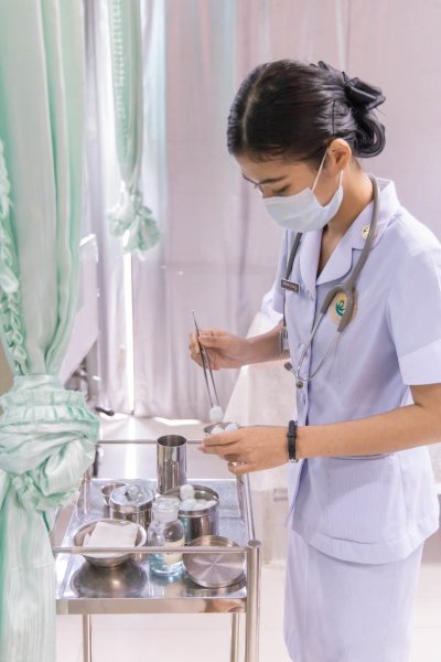 นักเรียนพนักงานผู้ช่วยพยาบาล เดอะแคร์การบริบาลรุ่นที่ 40 สอบวัดผลภาคทักษะก่อนออกฝึกภาคปฎิบัติ ( The Care Skill Day )