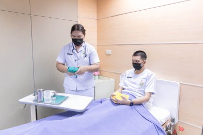 นักเรียนพนักงานผู้ช่วยพยาบาล เดอะแคร์การบริบาลรุ่นที่ 40 สอบวัดผลภาคทักษะก่อนออกฝึกภาคปฎิบัติ ( The Care Skill Day )