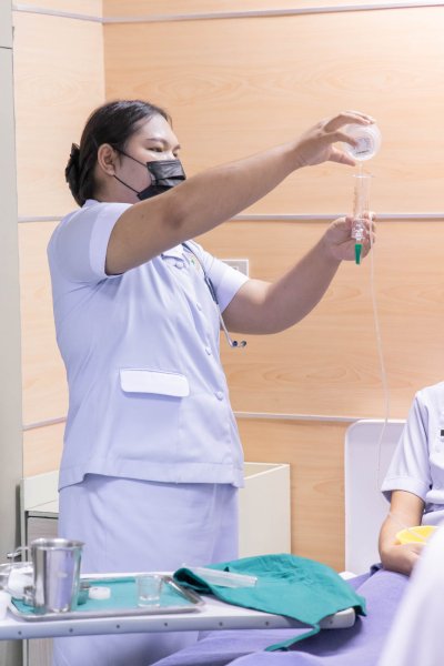 นักเรียนพนักงานผู้ช่วยพยาบาล เดอะแคร์การบริบาลรุ่นที่ 40 สอบวัดผลภาคทักษะก่อนออกฝึกภาคปฎิบัติ ( The Care Skill Day )