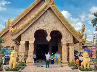 กิจกรรมไหว้พระทำบุญ นักเรียนเดอะเเคร์ รุ่น 40/64 