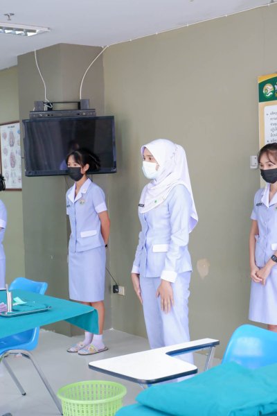 นักเรียนพนักงานผู้ช่วยพยาบาล เดอะแคร์การบริบาลรุ่นที่ 41 สอบวัดผลภาคทักษะก่อนออกฝึกภาคปฎิบัติ ( The Care Skill Day )