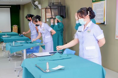 นักเรียนพนักงานผู้ช่วยพยาบาล เดอะแคร์การบริบาลรุ่นที่ 41 สอบวัดผลภาคทักษะก่อนออกฝึกภาคปฎิบัติ ( The Care Skill Day )