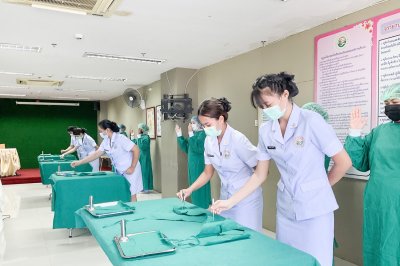 วันที่ 20 มิถุนายน 2565 นักเรียนพนักงานผู้ช่วยพยาบาล เดอะแคร์การบริบาลรุ่นที่ 42  สอบวัดผลภาคทักษะก่อนออกฝึกภาคปฎิบัติ ( The Care Skill Day )