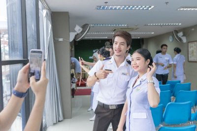พิธีมอบเข็ม พนักงานผู้ช่วยทางการพยาบาลรุ่นที่ 43 ณ โรงเรียนเดอะแคร์การบริบาล