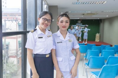 พิธีมอบเข็ม พนักงานผู้ช่วยทางการพยาบาลรุ่นที่ 43 ณ โรงเรียนเดอะแคร์การบริบาล