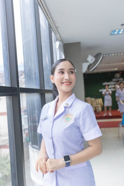 พิธีมอบเข็ม พนักงานผู้ช่วยทางการพยาบาลรุ่นที่ 43 ณ โรงเรียนเดอะแคร์การบริบาล