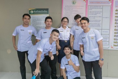 พิธีมอบเข็ม พนักงานผู้ช่วยทางการพยาบาลรุ่นที่ 43 ณ โรงเรียนเดอะแคร์การบริบาล