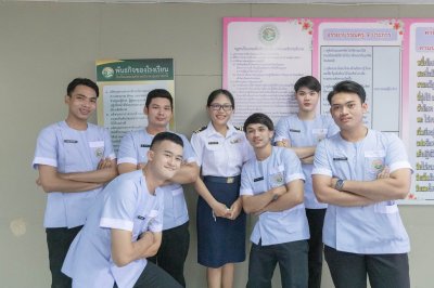 พิธีมอบเข็ม พนักงานผู้ช่วยทางการพยาบาลรุ่นที่ 43 ณ โรงเรียนเดอะแคร์การบริบาล