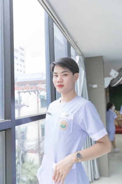 พิธีมอบเข็ม พนักงานผู้ช่วยทางการพยาบาลรุ่นที่ 43 ณ โรงเรียนเดอะแคร์การบริบาล