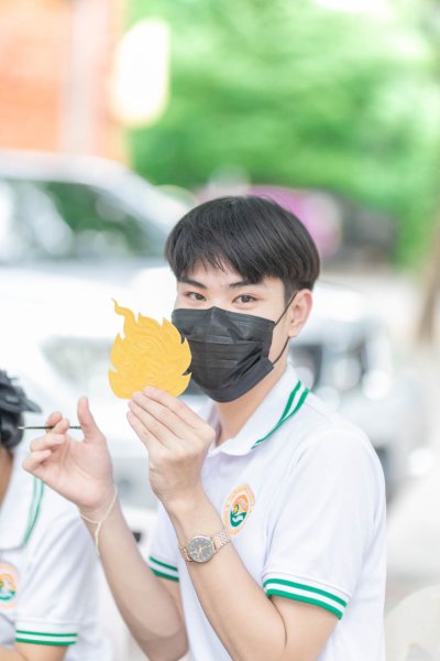 กิจกรรมเข้าวัดแกะเทียนประเพณีแห่เทียนเข้าพรรษา นักเรียนพนักงานผู้ช่วยพยาบาล รุ่นที่ 43 ณ วัดศรีประดู่ จังหวัดอุบลราชธานี