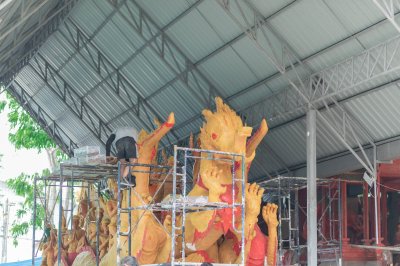 กิจกรรมเข้าวัดแกะเทียนประเพณีแห่เทียนเข้าพรรษา นักเรียนพนักงานผู้ช่วยพยาบาล รุ่นที่ 43 ณ วัดศรีประดู่ จังหวัดอุบลราชธานี