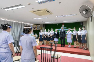 พิธีมอบเข็ม พนักงานผู้ช่วยทางการพยาบาลรุ่นที่ 46 ณ โรงเรียนเดอะแคร์การบริบาล 