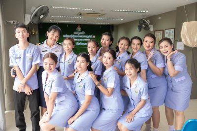 พิธีมอบเข็ม พนักงานผู้ช่วยทางการพยาบาลรุ่นที่ 46 ณ โรงเรียนเดอะแคร์การบริบาล 