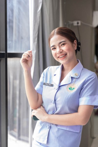 พิธีมอบเข็ม พนักงานผู้ช่วยทางการพยาบาลรุ่นที่ 46 ณ โรงเรียนเดอะแคร์การบริบาล 