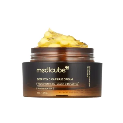 กระปุกครีม Medicube Deep Vita C Capsule Cream ขนาด 55g แสดงส่วนผสม Vitamin Water 50% และ Niacinamide 5%