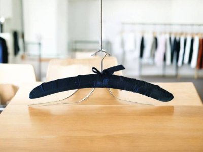 ไม้แขวนเสื้อ ไม้แขวนเสื้อซาติน  ไม้แขวนเสื้อเสริมฟองน้ำ ไม้แขวนเสื้อหุ้มผ้า