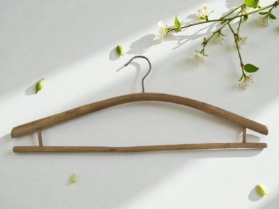 ไม้แขวนเสื้อไม้