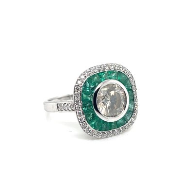Antique Ring with Diamond and Emerald