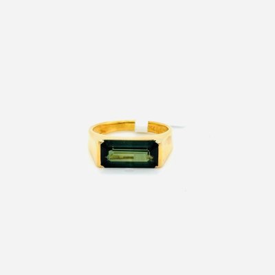 Green sapphire