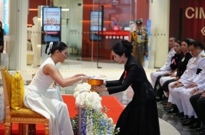 Royal ceremony floral design by Le Floriste for the opening of the SEA THE CHANGE exhibition at Siam Paragon, Bangkok.