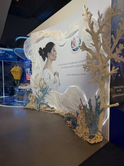 Royal ceremony floral design by Le Floriste for the opening of the SEA THE CHANGE exhibition at Siam Paragon, Bangkok.