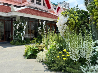 จัดดอกไม้งานศพ, ดอกไม้งานศพ, งานดอกไม้พิธีศพ, รับจัดดอกไม้งานศพ, บริการจัดดอกไม้งานศพ, ดอกไม้หน้าเมรุ, ดอกไม้ประดับเมรุ, ดอกไม้พิธีพระราชทานเพลิงศพ,  Lefloriste, งานดอกไม้คุณภาพ, ดอกไม้แสดงความอาลัย, ดอกไม้โทนขาวเขียว, พิธีพระราชทานเพลิงศพ, งานศพ, พิธีศพ,