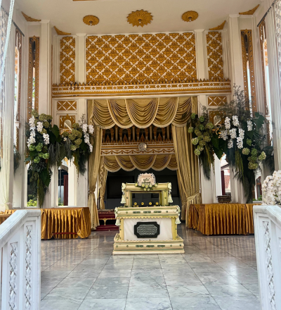 จัดดอกไม้งานศพ, ดอกไม้งานศพ, งานดอกไม้พิธีศพ, รับจัดดอกไม้งานศพ, บริการจัดดอกไม้งานศพ, ดอกไม้หน้าเมรุ, ดอกไม้ประดับเมรุ, ดอกไม้พิธีพระราชทานเพลิงศพ,  Lefloriste, งานดอกไม้คุณภาพ, ดอกไม้แสดงความอาลัย, ดอกไม้โทนขาวเขียว, พิธีพระราชทานเพลิงศพ, งานศพ, พิธีศพ,