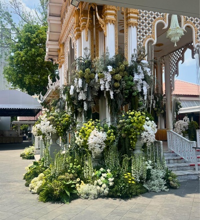 จัดดอกไม้งานศพ, ดอกไม้งานศพ, งานดอกไม้พิธีศพ, รับจัดดอกไม้งานศพ, บริการจัดดอกไม้งานศพ, ดอกไม้หน้าเมรุ, ดอกไม้ประดับเมรุ, ดอกไม้พิธีพระราชทานเพลิงศพ,  Lefloriste, งานดอกไม้คุณภาพ, ดอกไม้แสดงความอาลัย, ดอกไม้โทนขาวเขียว, พิธีพระราชทานเพลิงศพ, งานศพ, พิธีศพ,