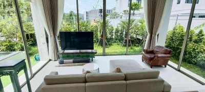 Pet-Friendly Luxury 3-Bedroom Pool Villa in Bangtao Phuket