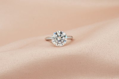 Round Cut Diamond With Tiffany Setting Solitaire Ring