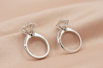 Round Cut Diamond With Tiffany Setting Solitaire Ring