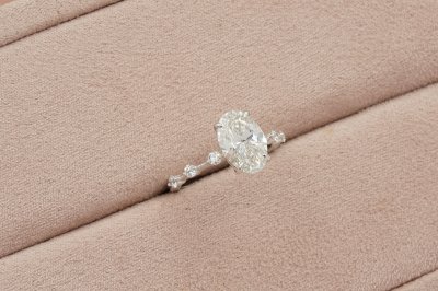 Oval Cut Diamond With Polka Dot Setting