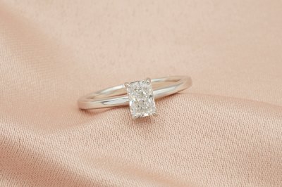 Radiant Cut Diamond With Plain Basket Solitaire Ring l