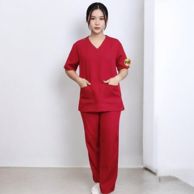 ชุดสครับ คอวีเกย สีแดงเลือดหมู ผ้าโซล่อน