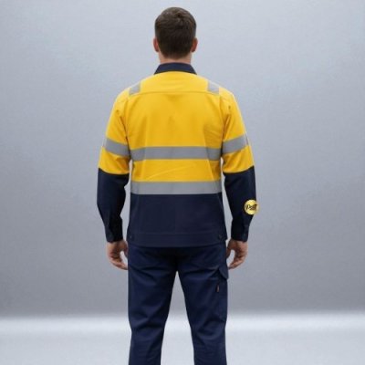 เสื้อช็อปแขนยาว สีทูโทนเหลือง ติดแถบสะท้อนแสง