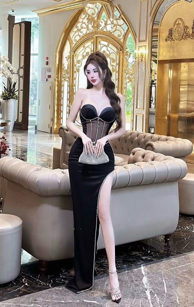 เดรสยาวสีดำเกาะอกทรงคอร์เซ็ตตกแต่งคริสตัล