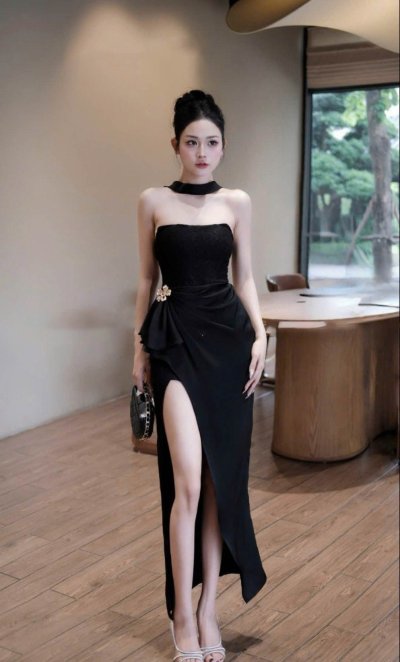 เดรสยาวสีดำเกาะอกผ่าข้างสม็อกเอวตกแต่งอะไหล่สีทอง