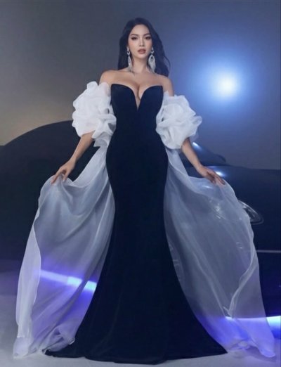 เดรสยาวสีดำเกาะอกทรงหางปลาตกแต่งผ้าซีทรูสีขาว