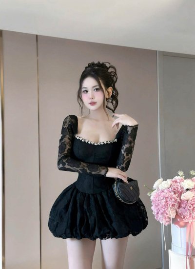 เดรสสั้นสีดำแขนยาวผ้าลูกไม้ทรงบอลลูนตกแต่งคริสตัล