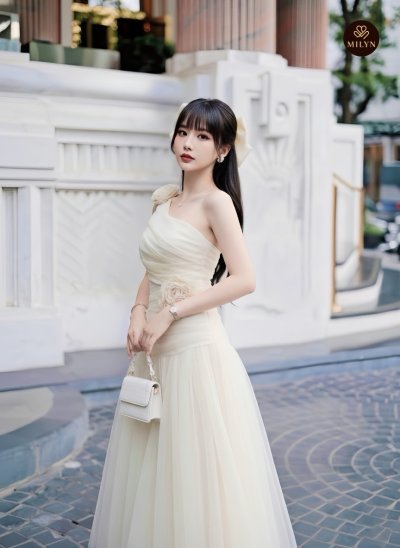 เดรสออกงานสีครีม, ชุดเพื่อนเจ้าสาวสีครีม