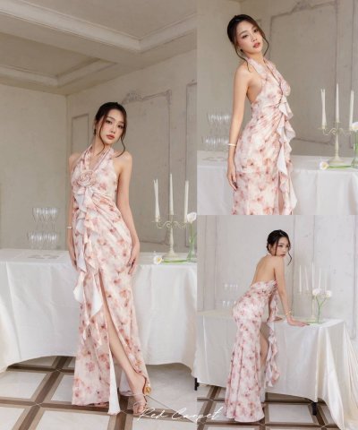 เดรสยาวสีชมพูลายดอกคล้องคอจับสม็อกที่อกตกแต่งดอกไม้ผ่าหน้า