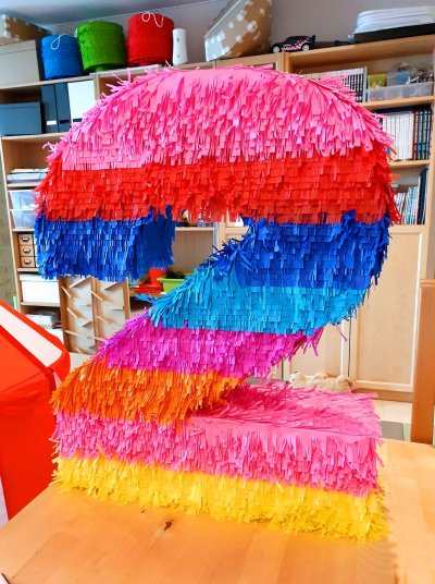 Pi[ck]nata Piñatas I