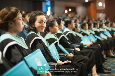พิธีมอบประกาศนียบัตร ผู้สำเร็จการศึกษา ประจำปีการศึกษา 2560