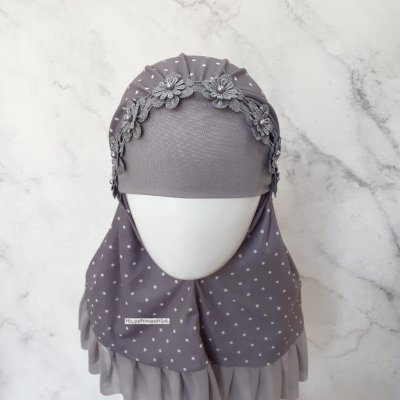 Hijab Polka Size S & SS